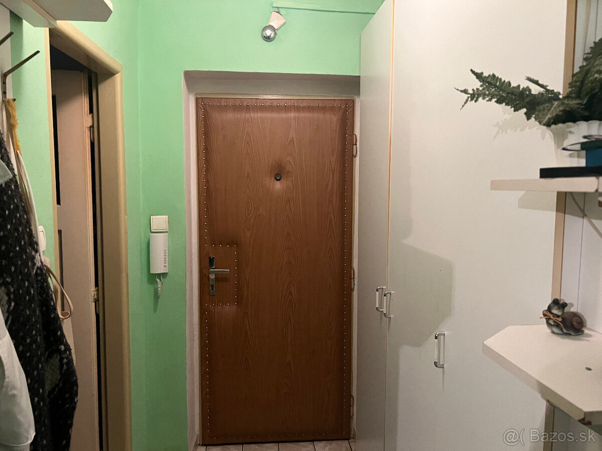 2 izb. byt + park. státie Topoľčany- Továrniky - 8