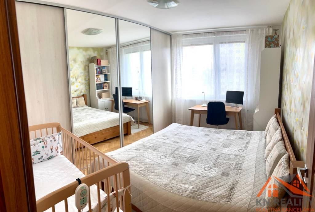 Na predaj krásny zrekonštruovaný 3 izb.byt s dvoma balkónmi - 8