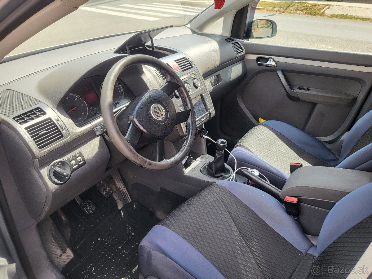 Predam vw touran 2.0 tdi 103kw - 8
