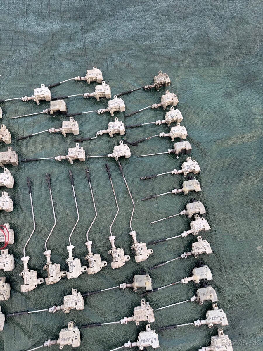 Motorčeky na ovládanie zámku nádrže - 8