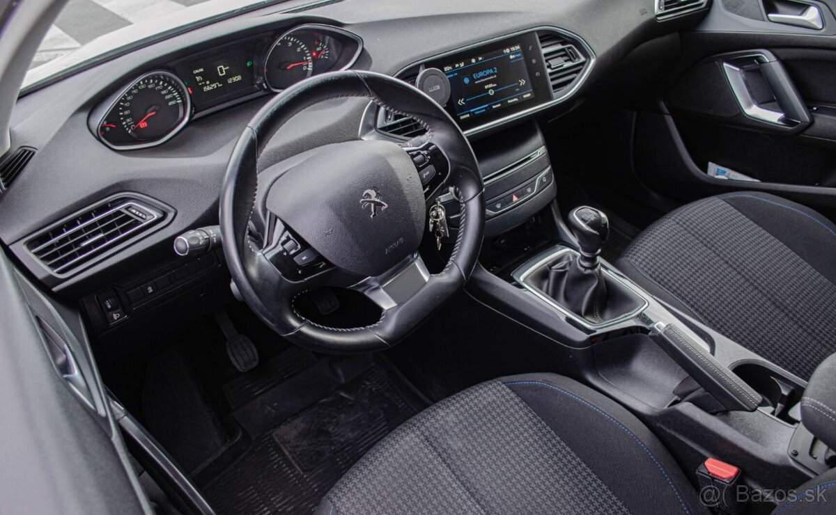 Peugeot 308 1.2 PureTech - 8