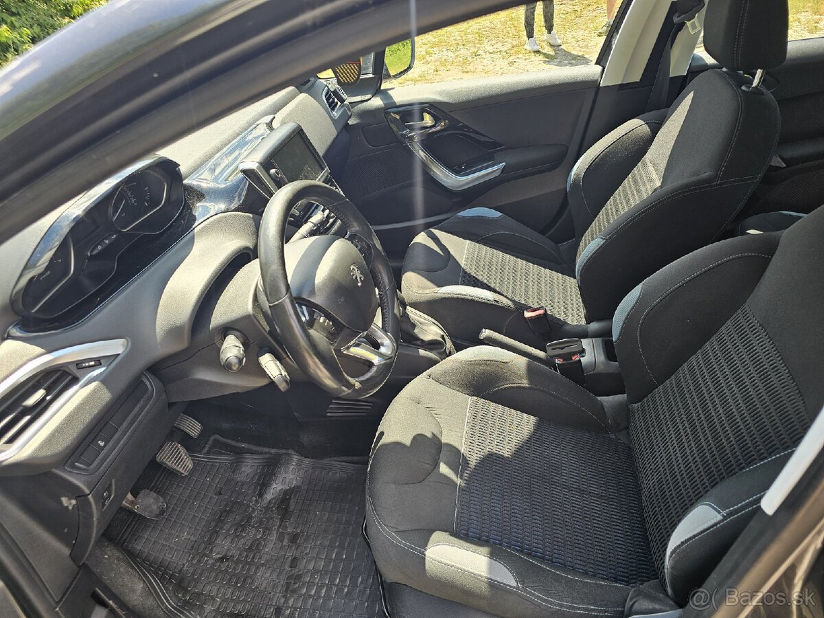 PEUGEOT 208 1.4 Vti Allure - 8