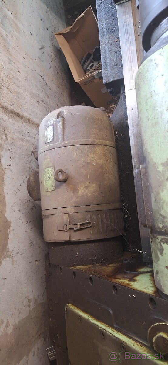 Na predaj sústruh na kov - 8