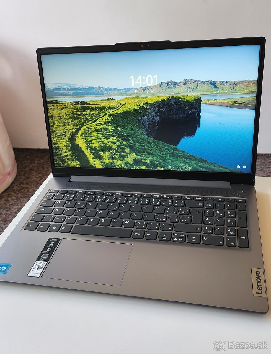 LENOVO IDEAPAD SLIM 3 - 8