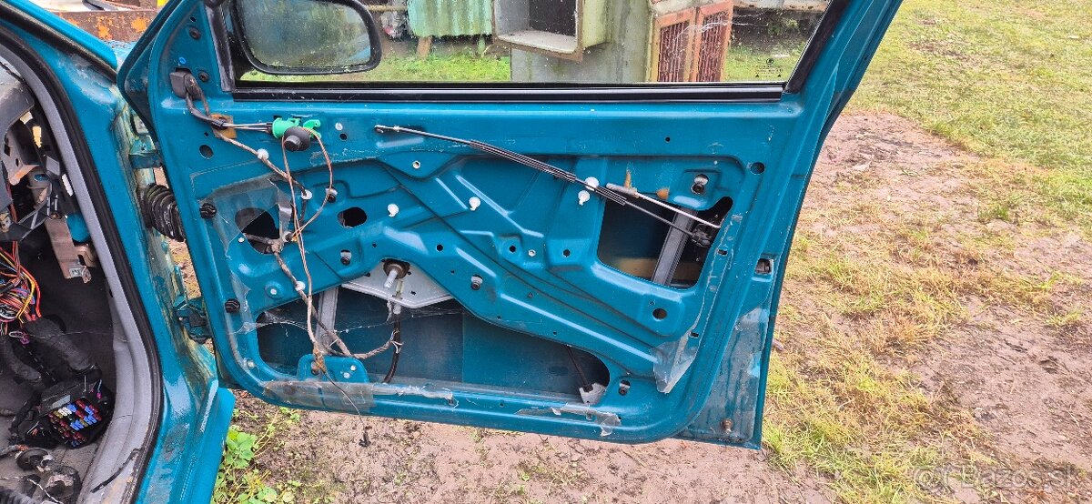 Predam na škodu octavia 1 viac dielov - - 8