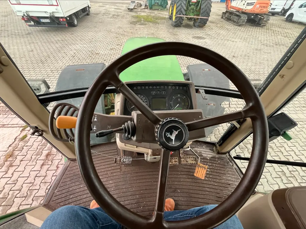 John Deere JD 6910 Traktor - 8