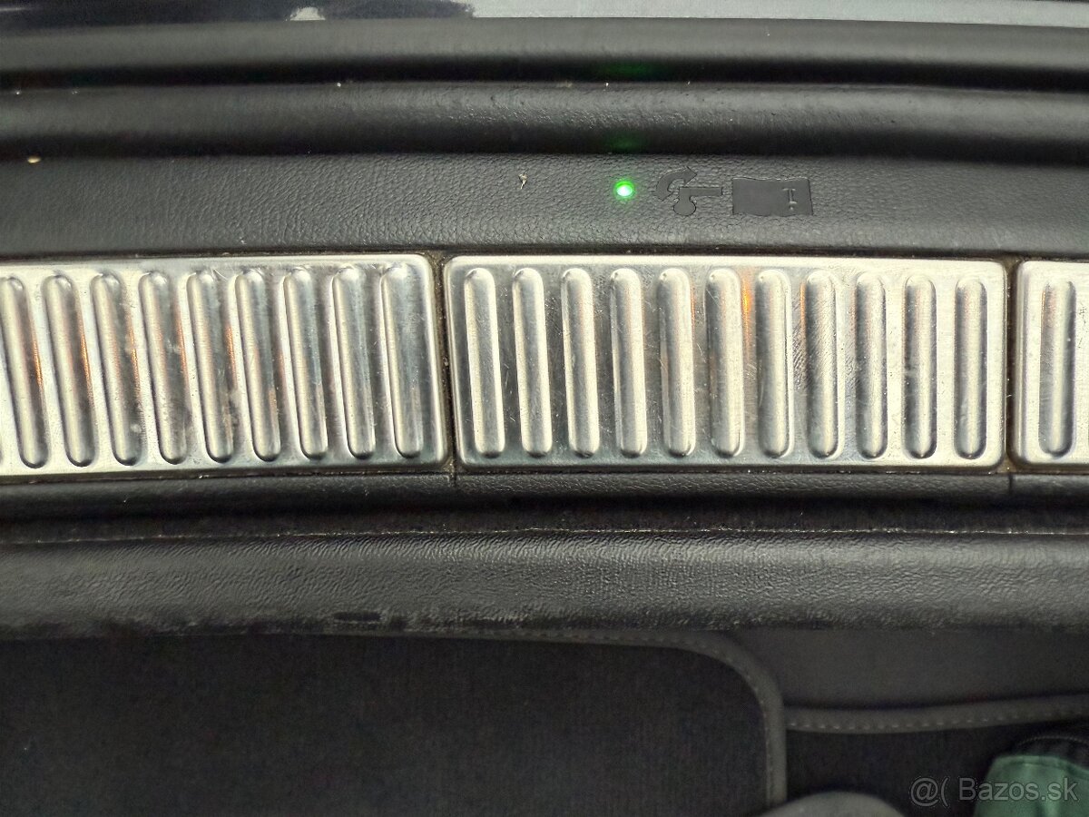 SKODA SUPERB COMBI 4X4 2.0 TDI 140KW Laurin&Klement - 8