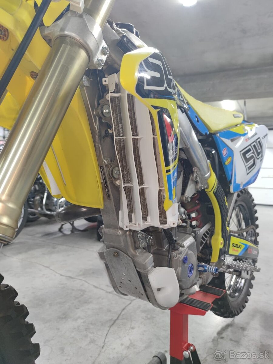 Suzuki RM-Z 450 vstrek - 8