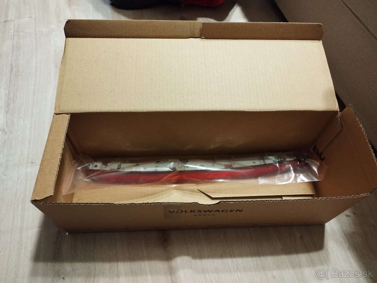 Škoda Octavia 3, Superb 3 - tretie LED brzdové svetlo. - 8