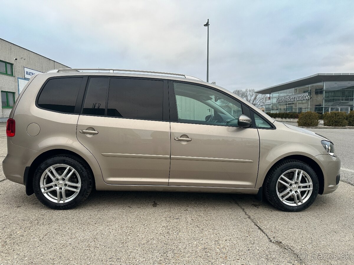 Volkswagen Touran 1.4 TSI Highline 7 miest + Ťažné - 8