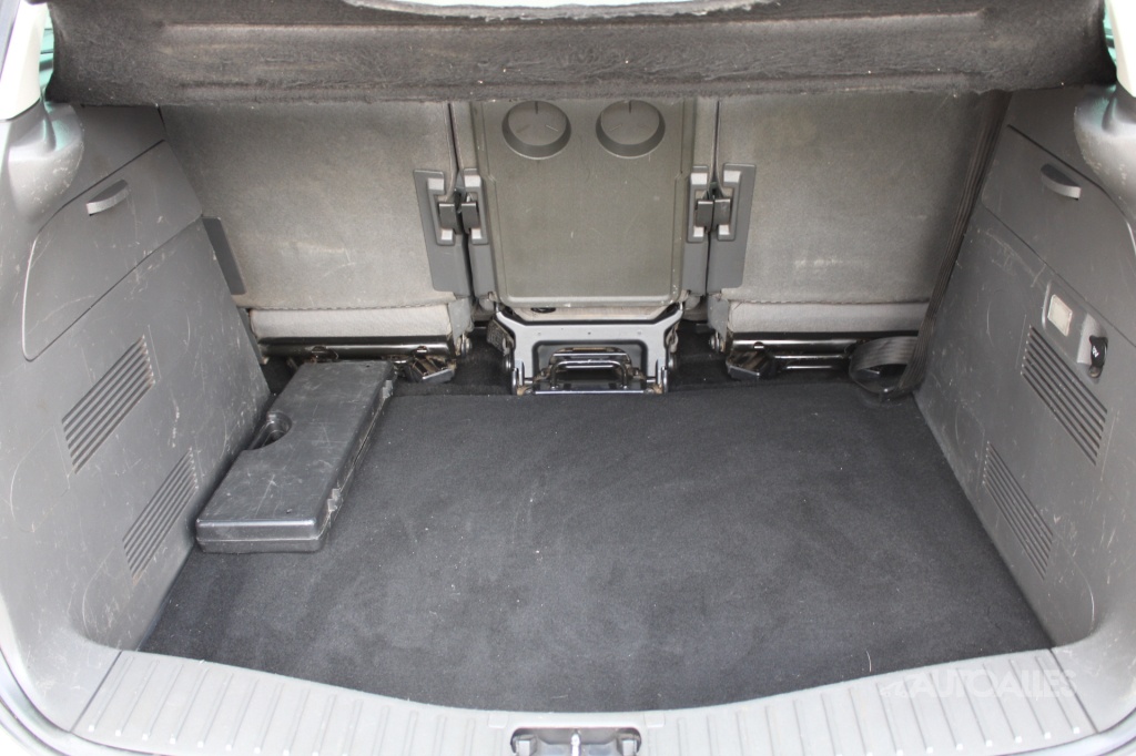 Ford C-Max 1,6 TDCi 66 kW - 8