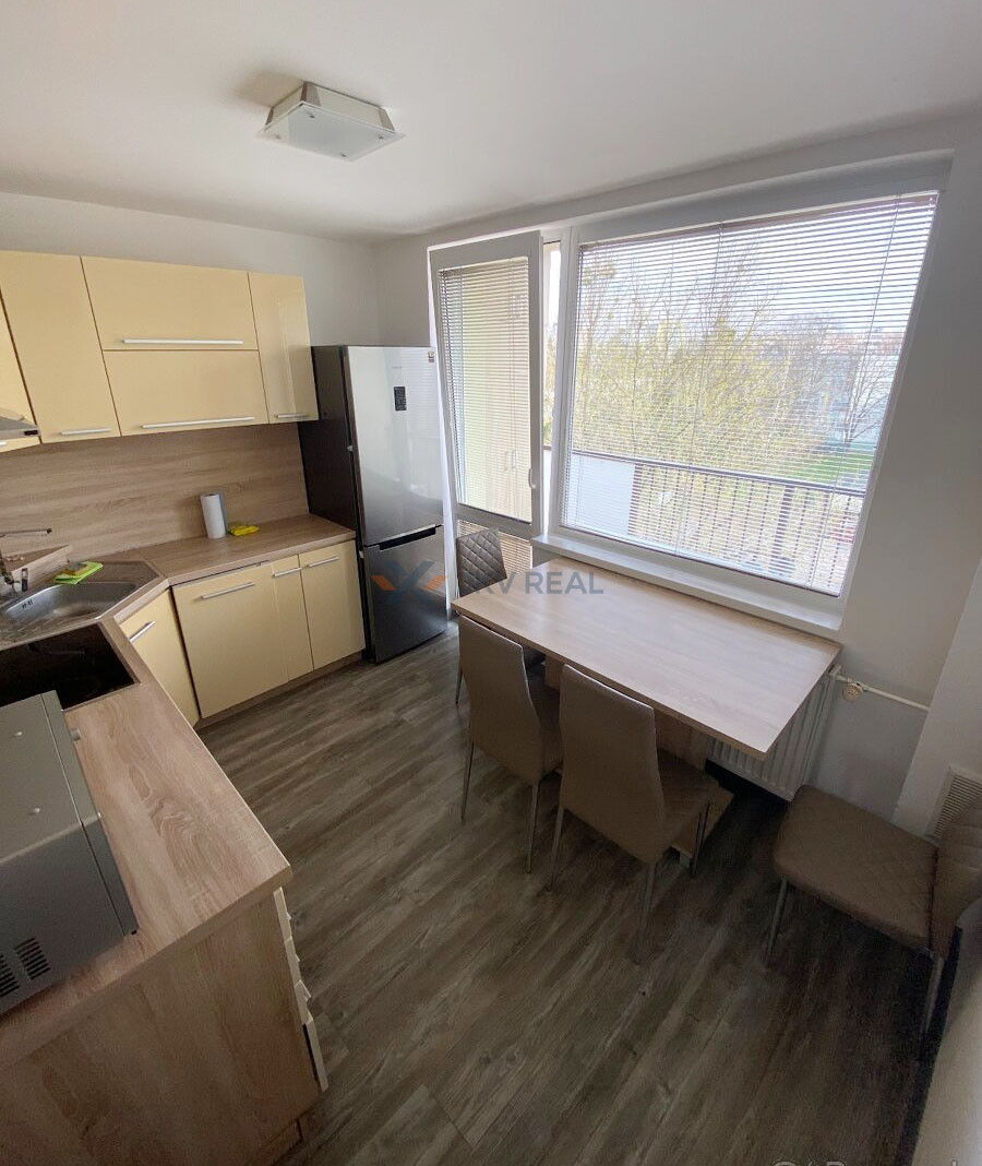 Prenájom: Komfortný 3-izbový Byt s Luxusnou Kúpeľňou na Okru - 8