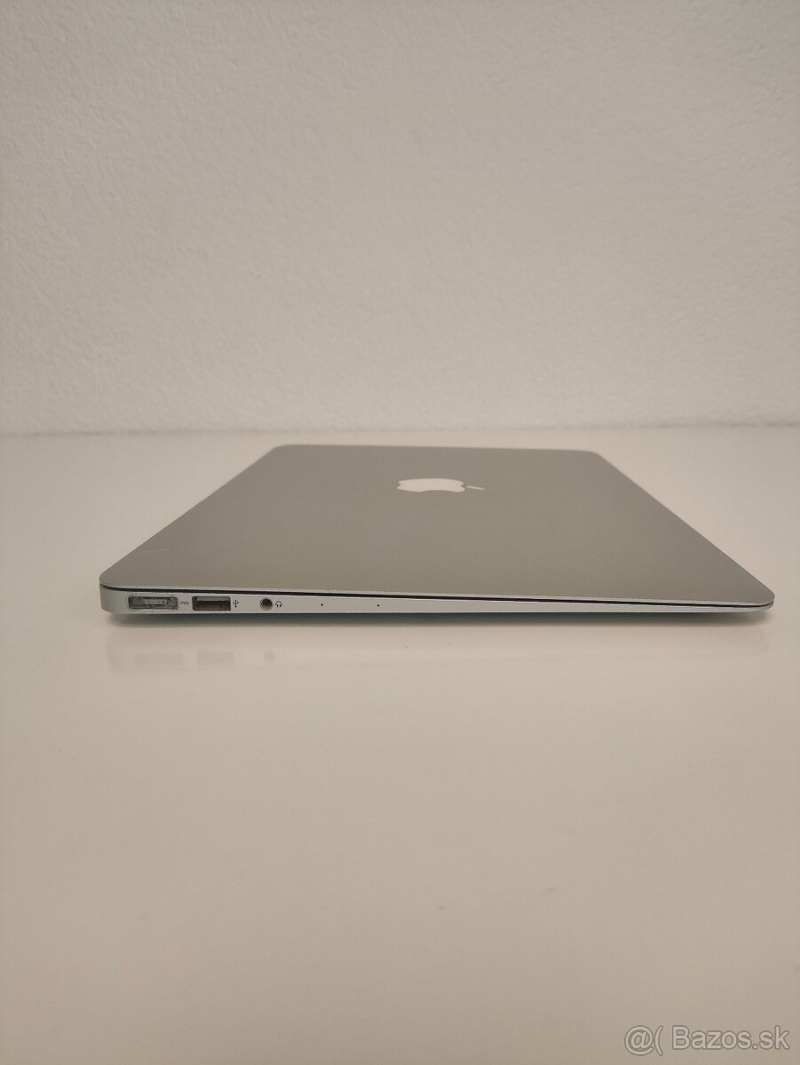 MacBook Air 2017 | i5 • 8GB • 256GB - 8
