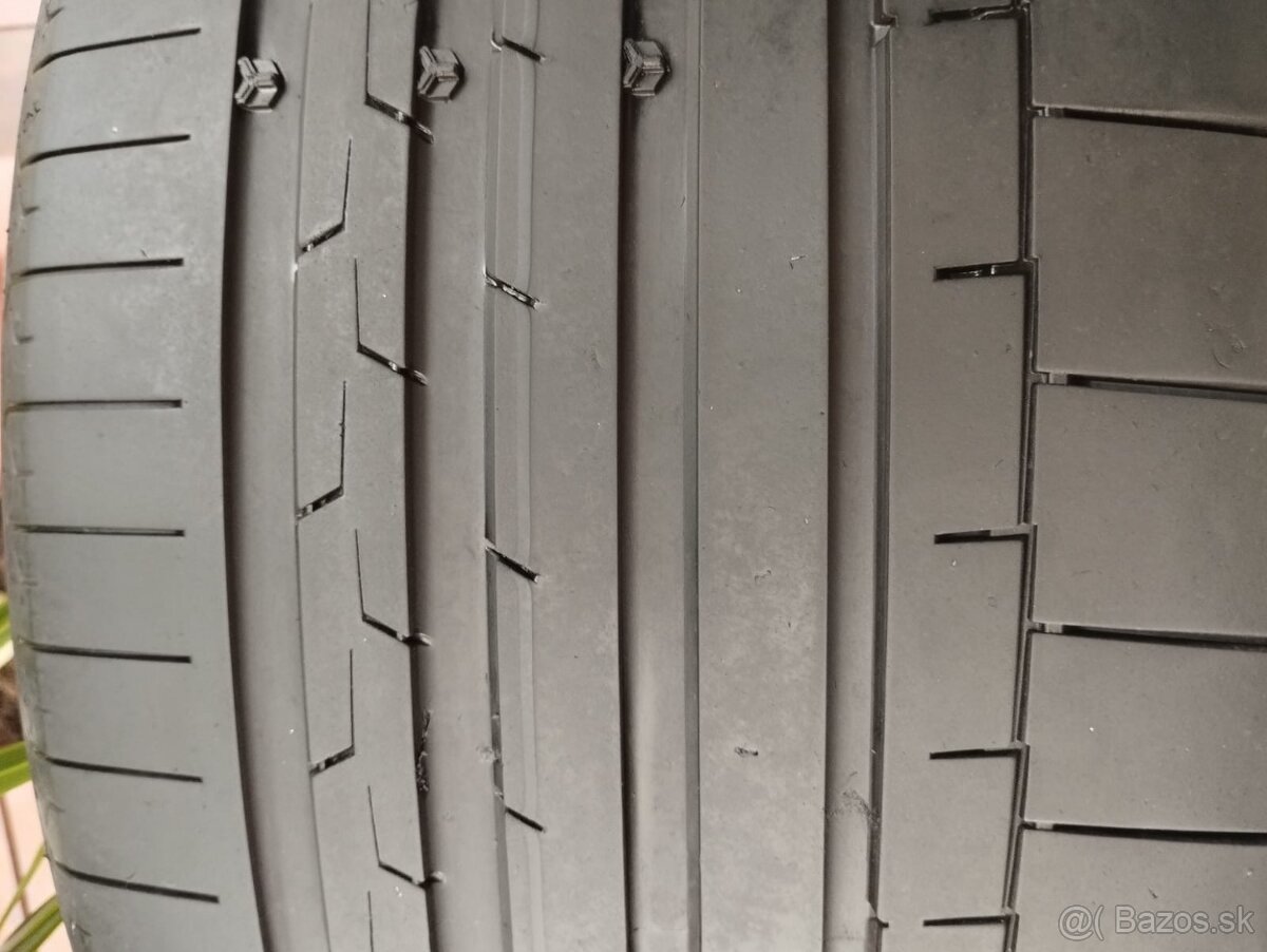 285 40 R20 Continental letni 5mm - 8