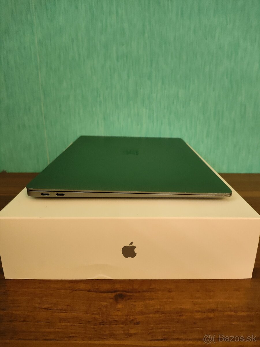 MacBook Air 2020 | i7 • 8GB • 256GB SSD - 8