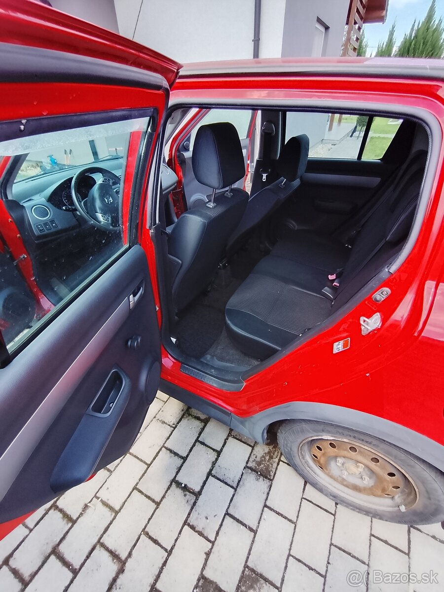 Predám Suzuki Swift 1.3 benzin - 8