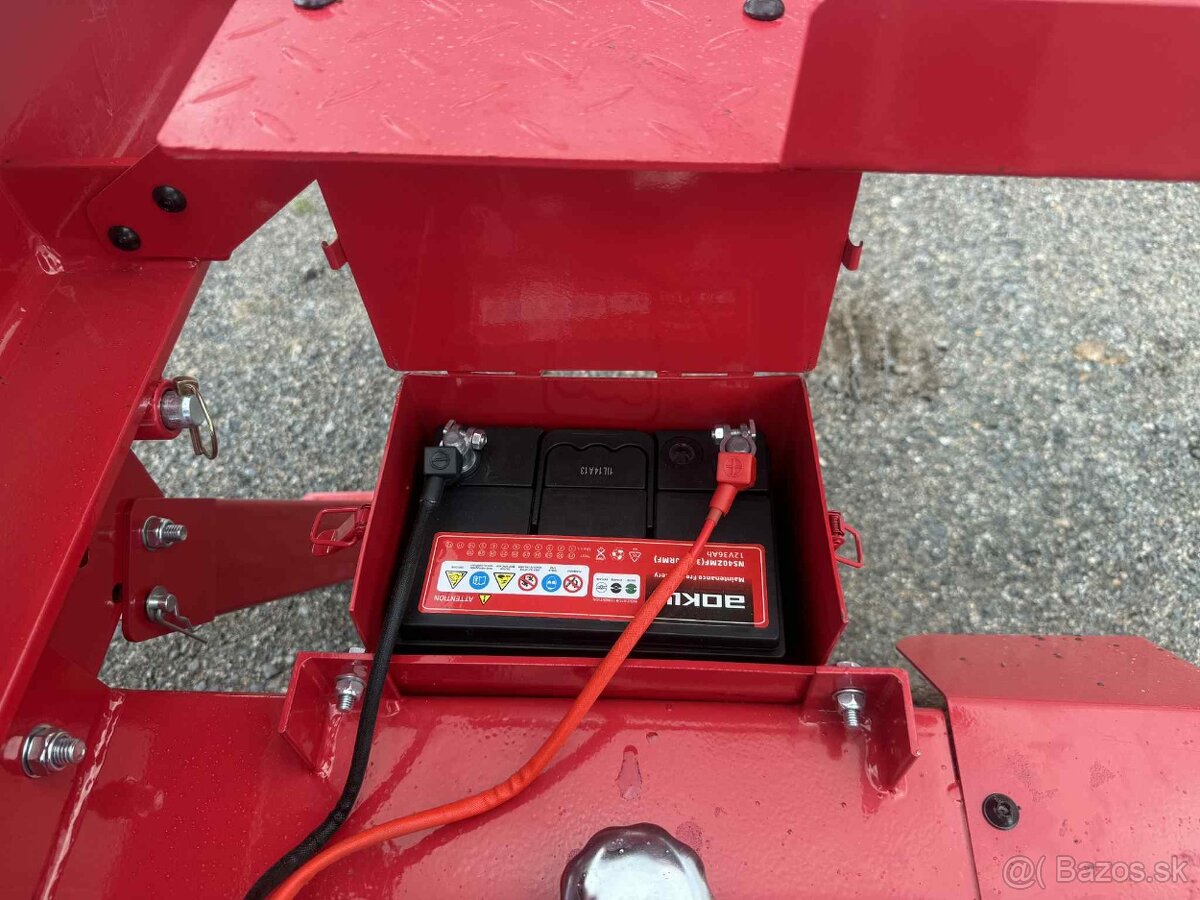 Štiepačka dreva 50T - 8