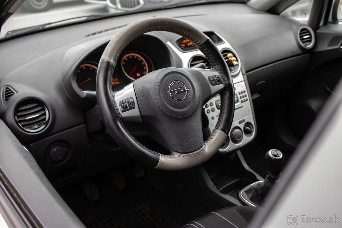 Opel Corsa 1.2 16V Enjoy - 8