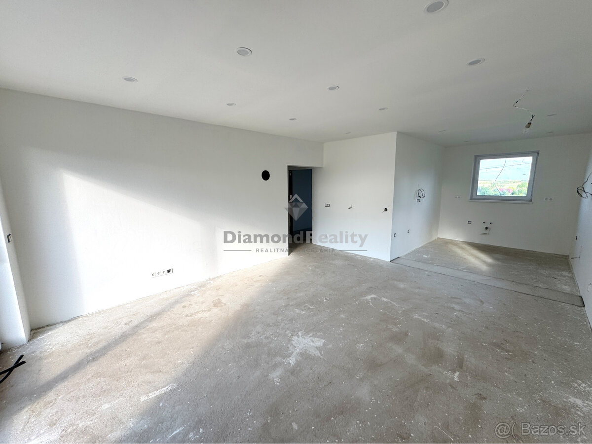 RezervovanéNa predaj kvalitná novostavba v obci Svätoplukov - 8