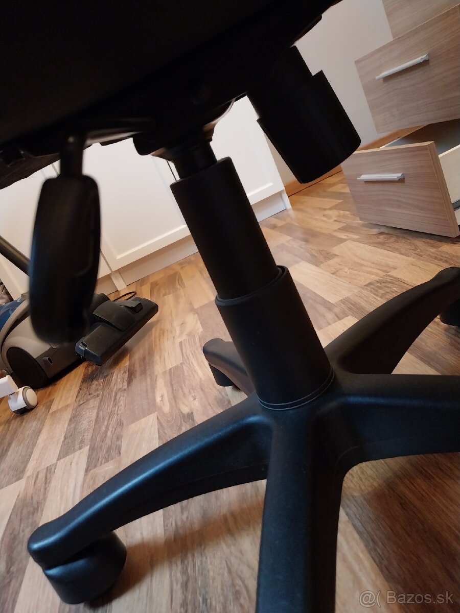 Predam pisaci stôl 125x80x76 - 8