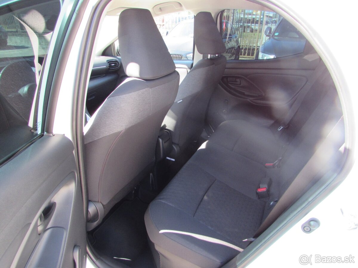 Toyota Yaris 1.5 HYBRID - NOVÝ SERVIS + KONTROLA HEV systému - 8