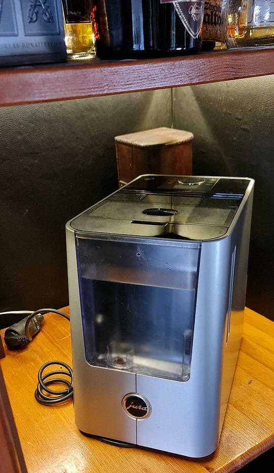 Predám plnoautomatický kávovar Jura ENA Micro 9 - 8
