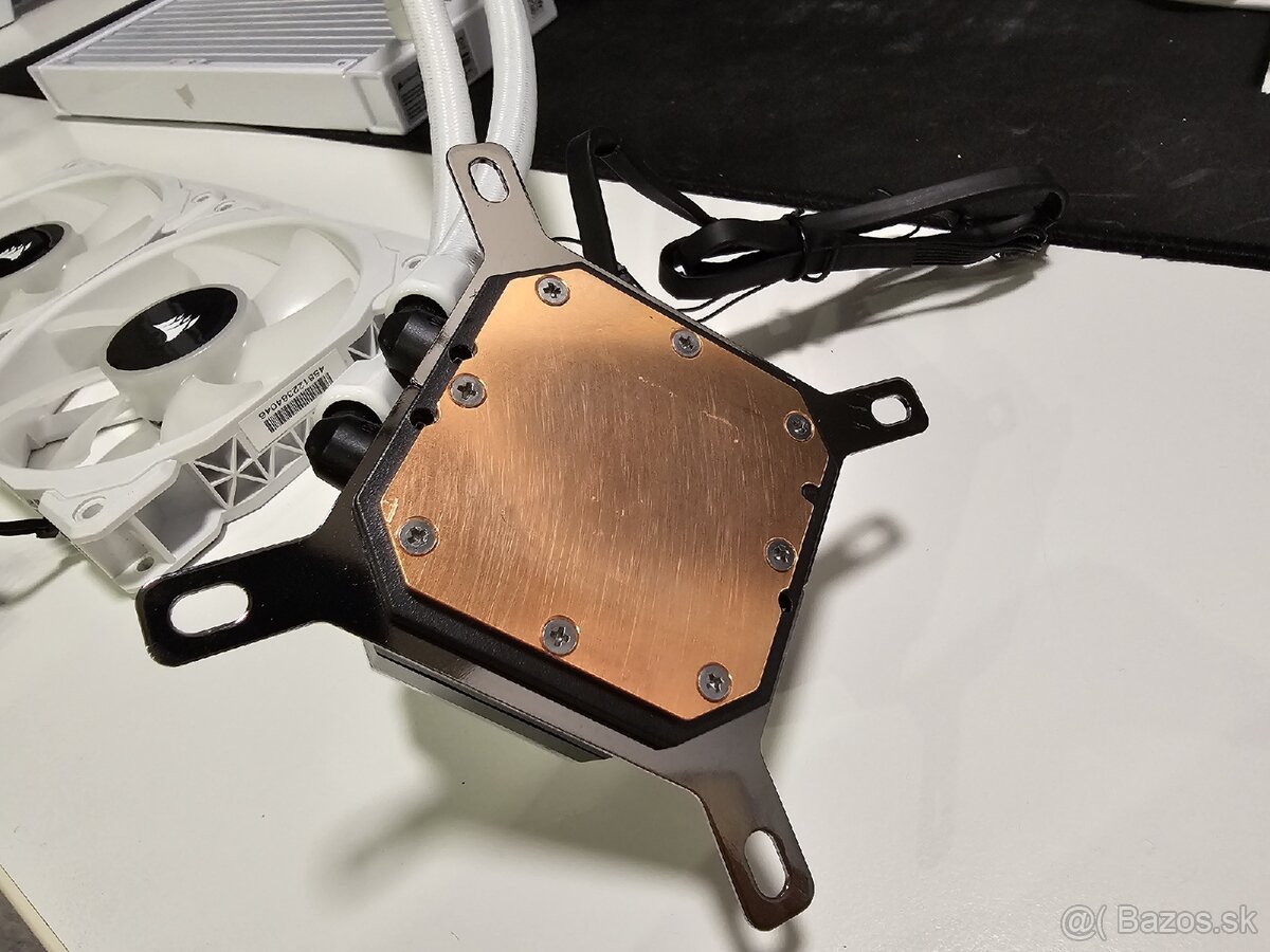 Corsair iCue H100i Elite Capellix 240mm - 8