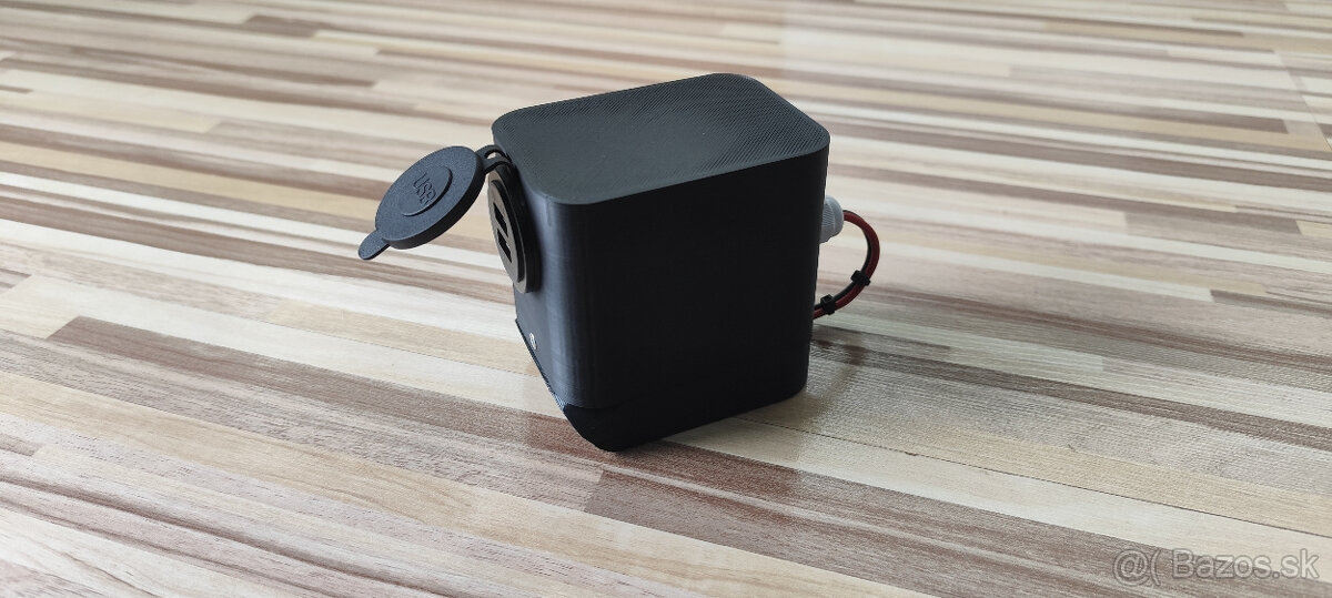 USB nabíjací adapter na batériu Dewalt 18V - 8