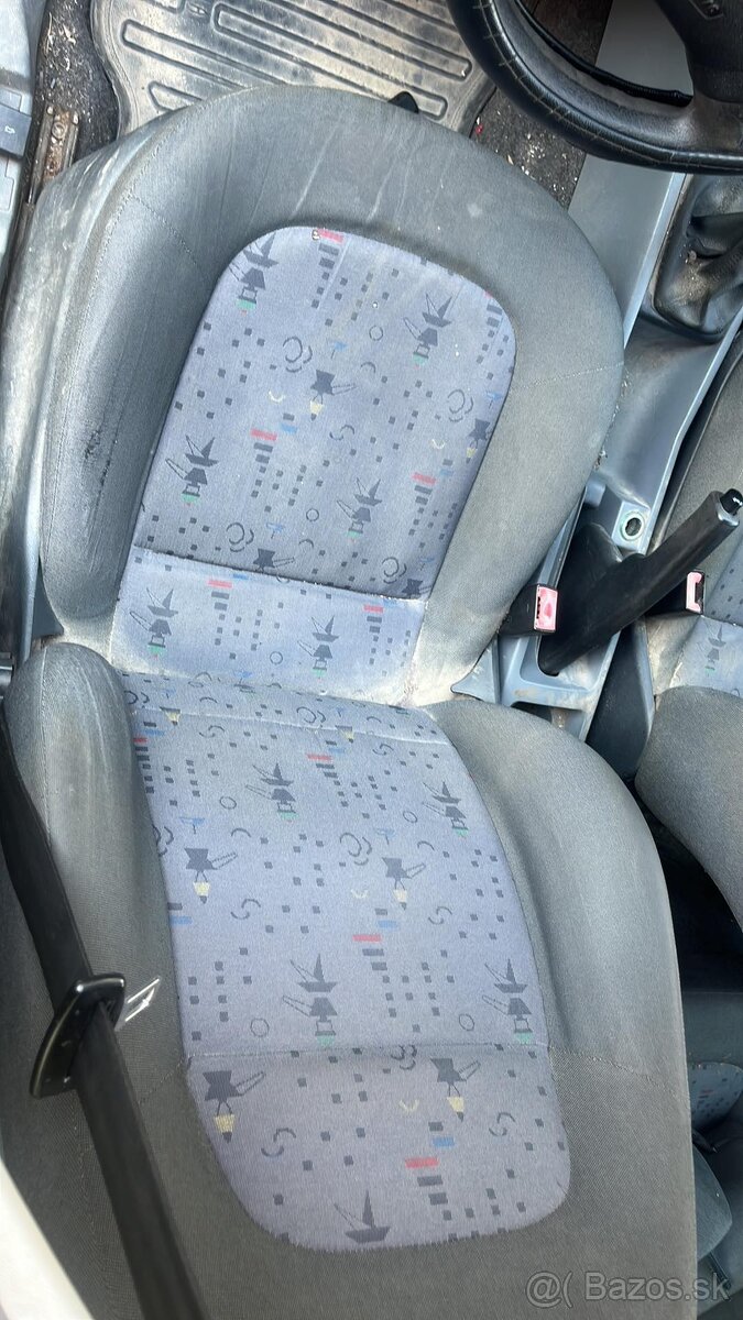 Škoda Fabia 1,2HTP 6V 40kw kód motora: AWY - 8