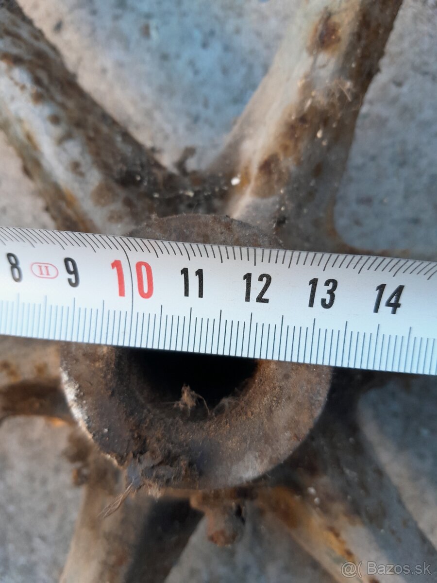 Predám remenice na mlaťačku, starý stroj - 8