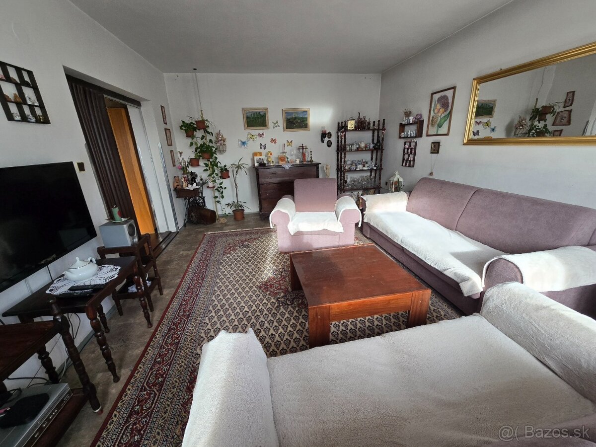 Rodinný dom zo záhradou - zĺava, v obci Kopčany - 8