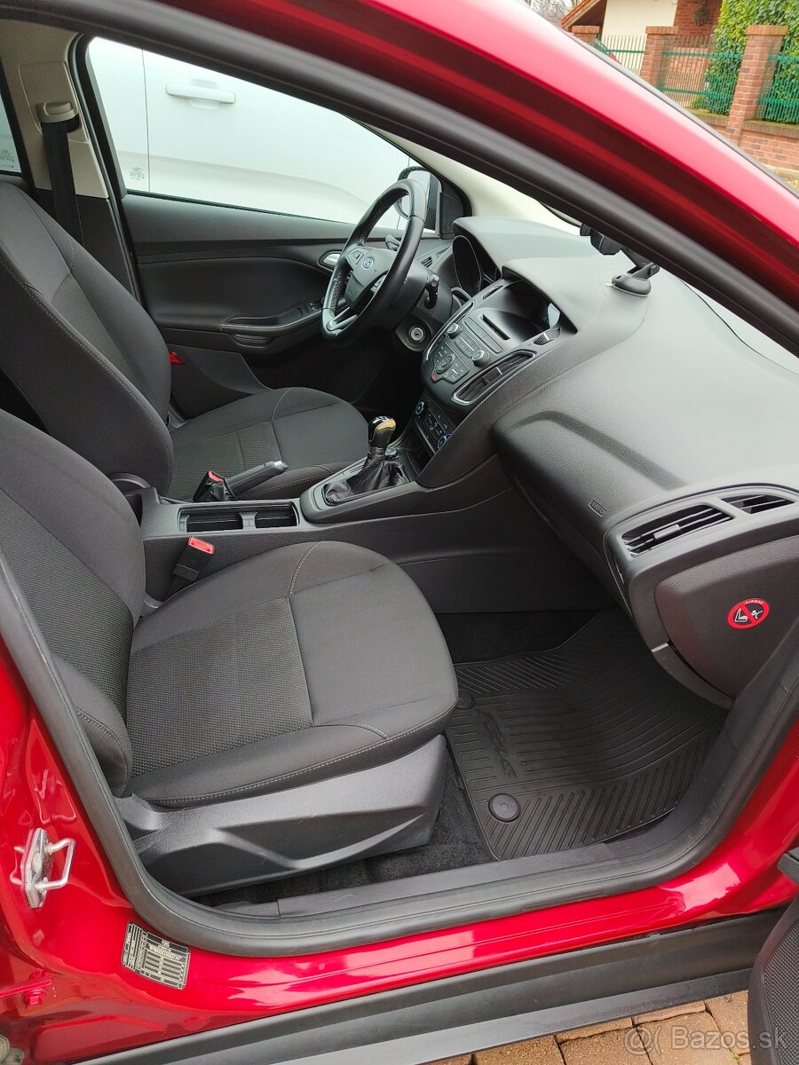 Ford Focus kombi 1.6 - 8