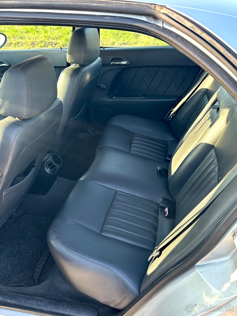 Alfa Rómeo 156 2.0Ts Sedan - 8