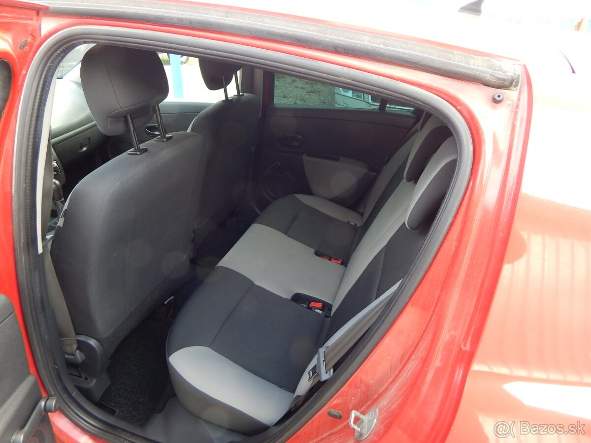 Renault Clio 1.2 Authentique - 8
