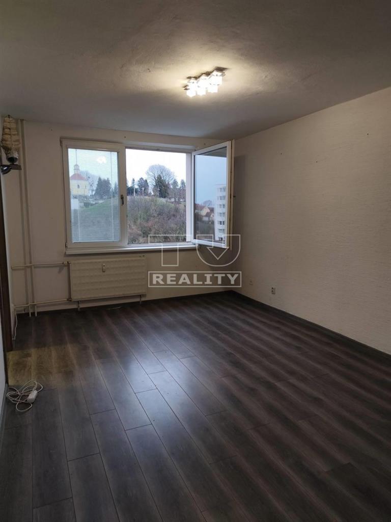 Krásne zrekonštruovaný 4-izbový byt s panoramatickým... - 8