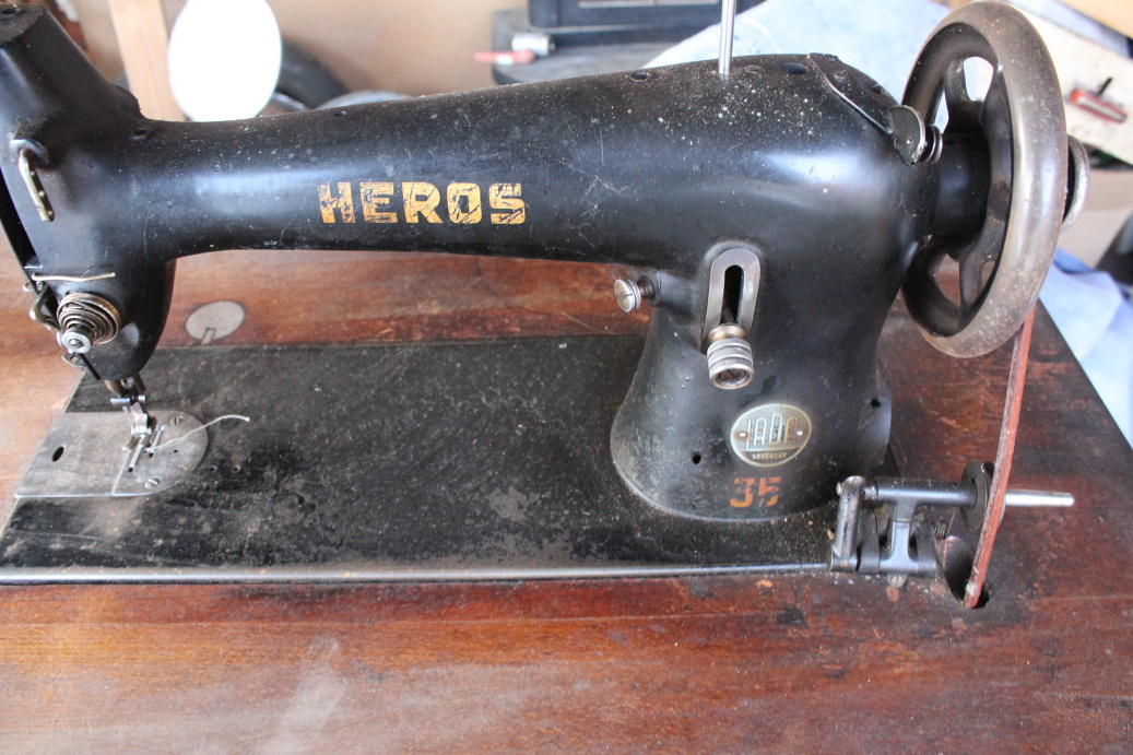 Šicí stroj - 8