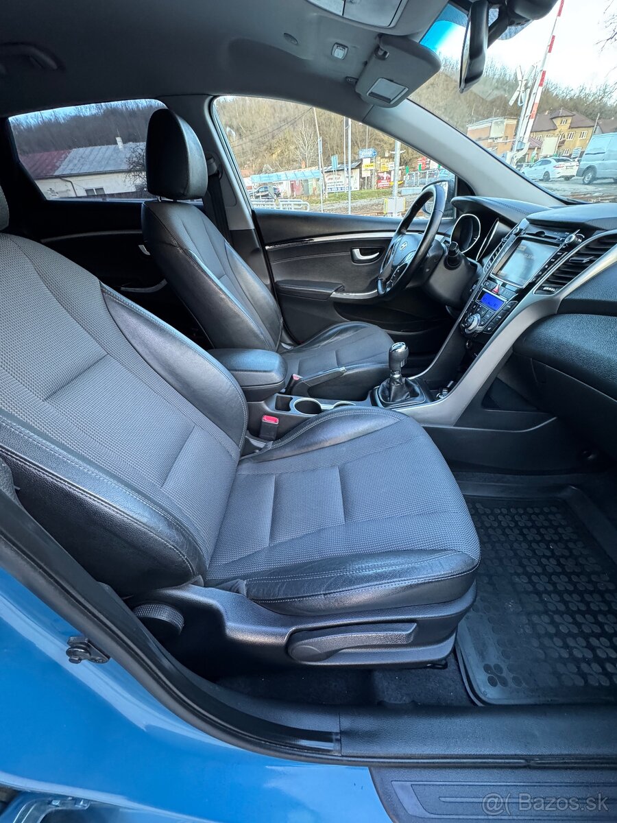 Hyundai i30 1.6 CRDI 94 KW - 8