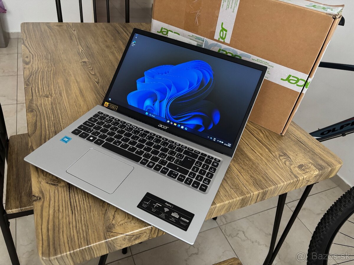 15.6"/Acer/Notebook/4GB RAM DDR5/128GB NVMe SSD/Intel HD 2G - 8