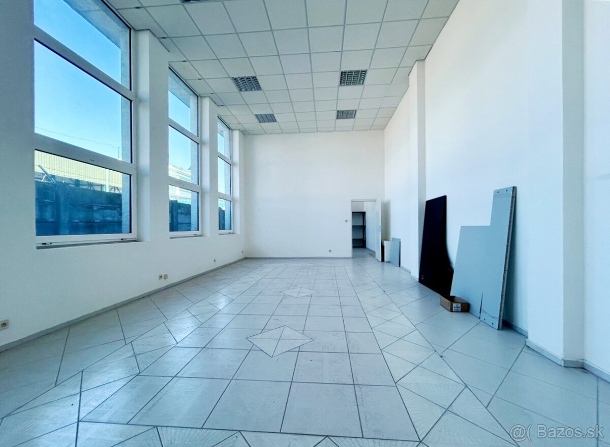 Na prenájom MODERNÁ prevádzková budova 1300m2 15min.od NZ - 8