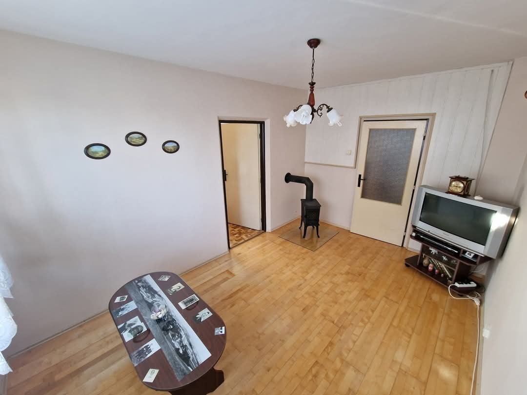 Predám veľký, pekný dom v tichej lokalite obce Sobotište - 8