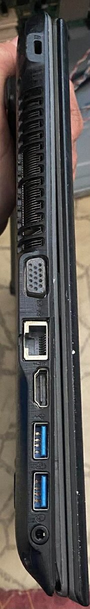 Predám na náhradné diely nt nejde sata a usb acer aspire e5 - 8