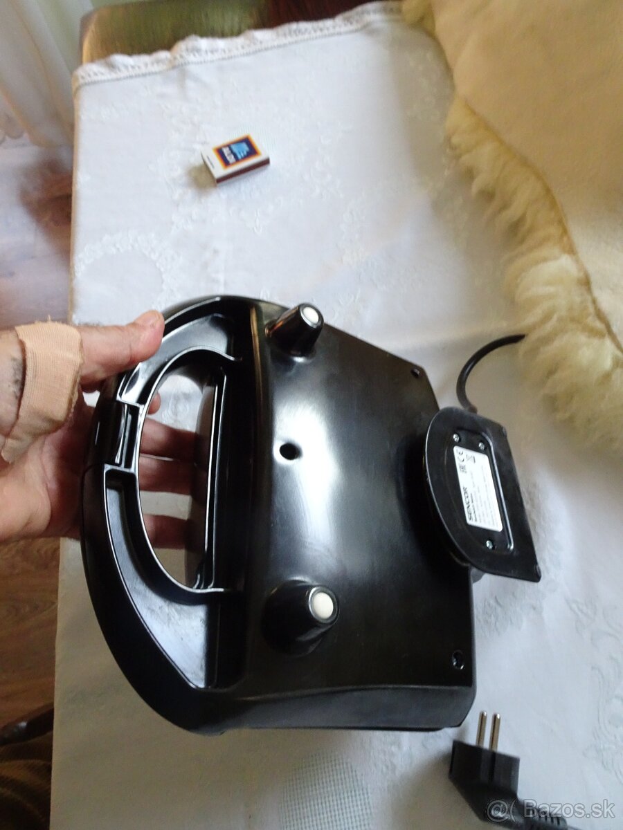 Predám Sendvičovač - Toaster na sendviče SENCOR - 8