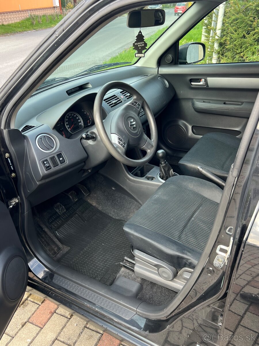 Suzuki Swift 1.3 benzín - 8