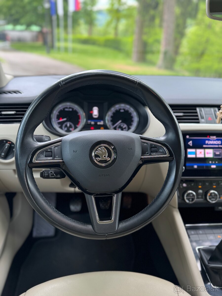 ŠKODA OCTAVIA COMBI 1.4 TSi - 8