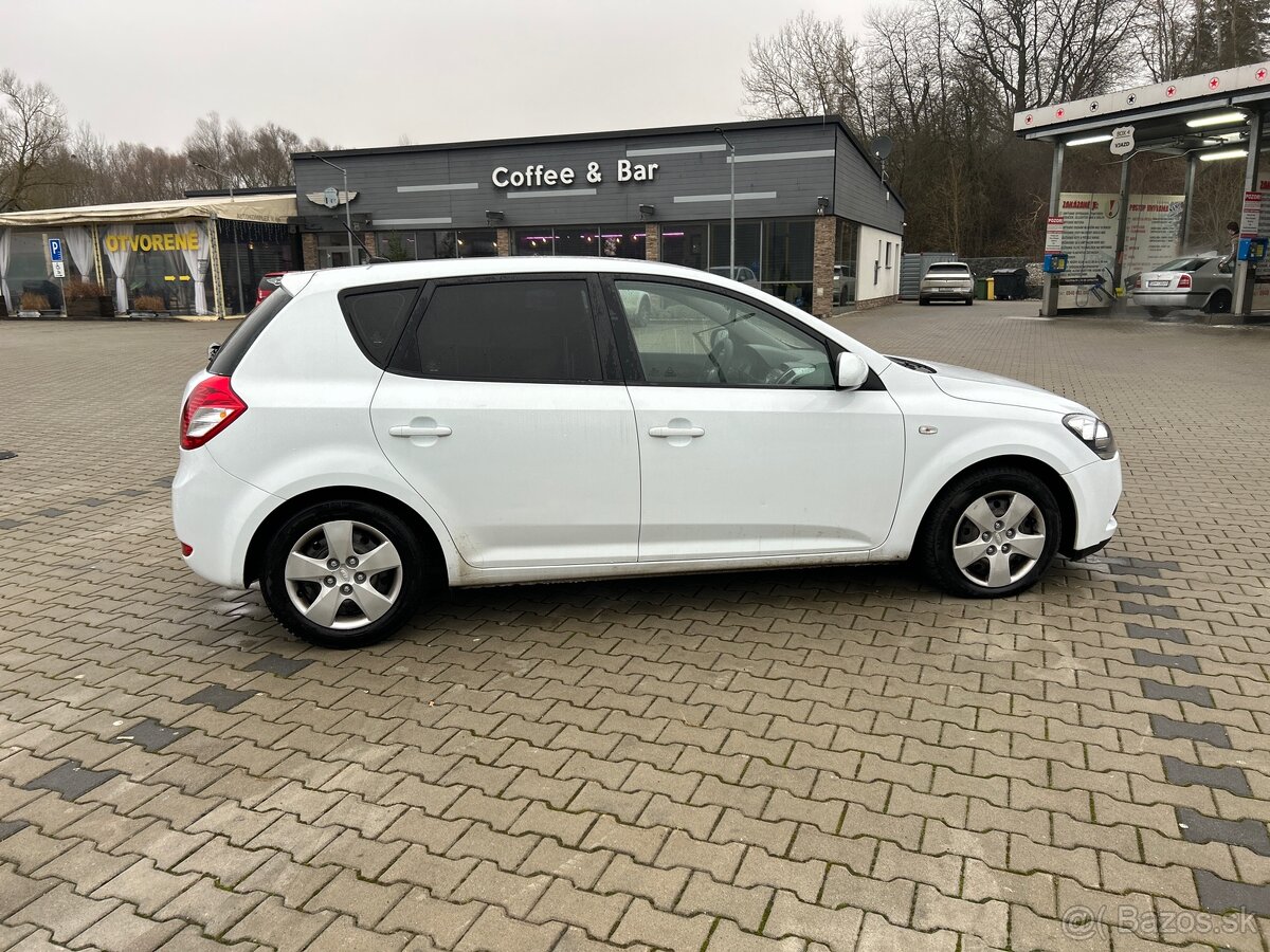 Kia Ceed 1.6 Crdi Nová STK/EK - 8