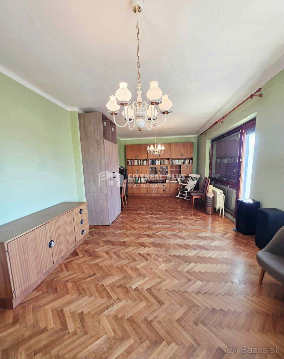 Na predaj dvojposchodový rodinný dom v meste Nové Zámky - 8