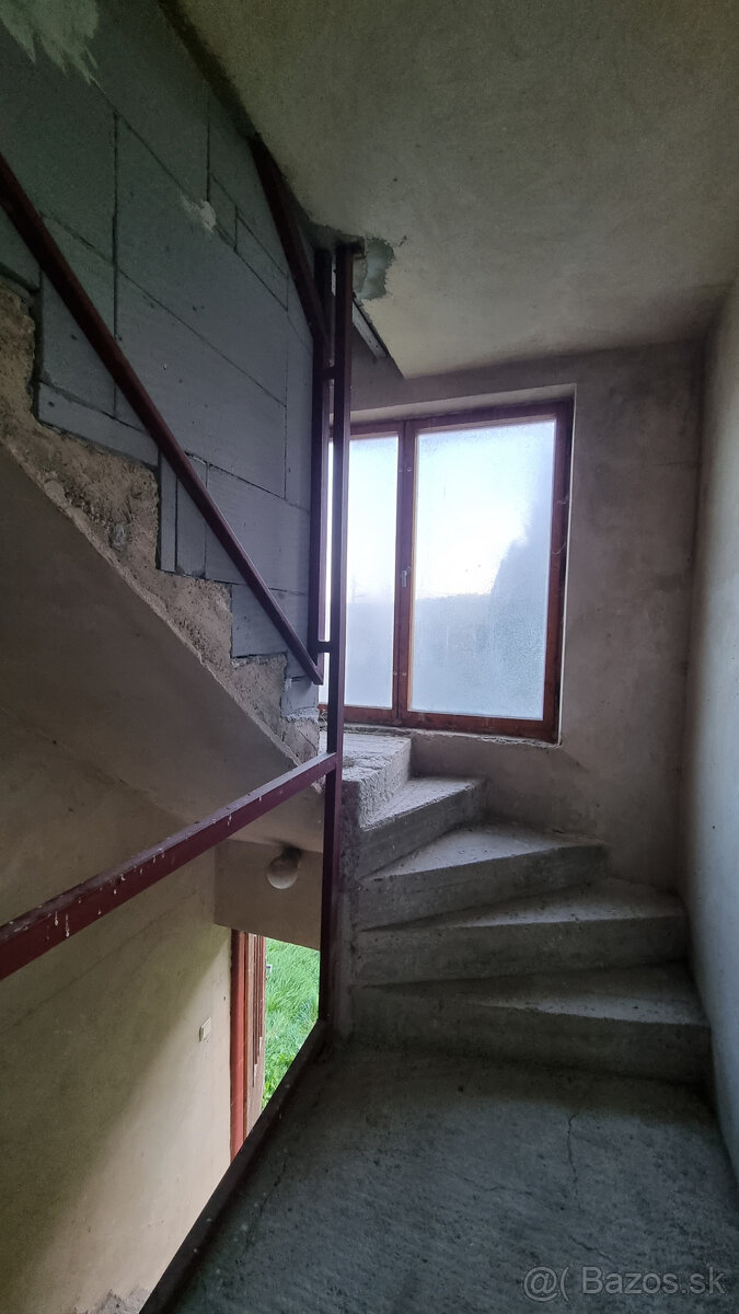 ROZOSTAVANÝ DOMČEK a POZEMOK 612m2 RUDNÍK KOPANICE - MYJAVA - 8