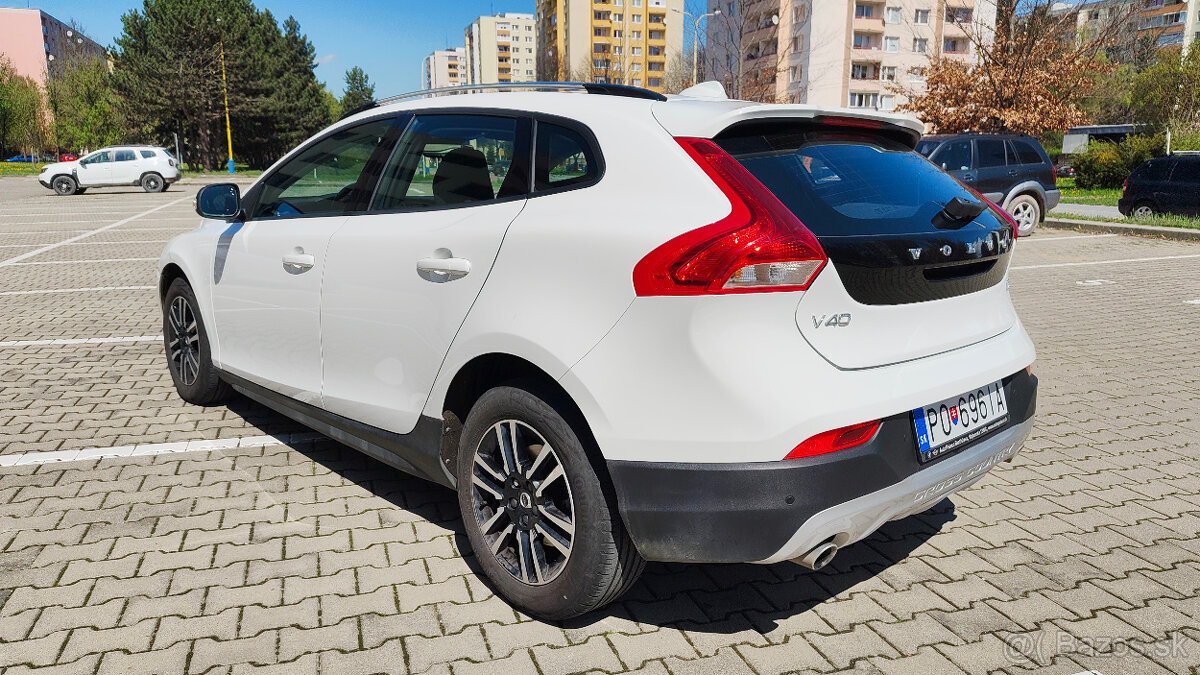 Volvo V40 Cross Country D3....odpočet DPH - 8