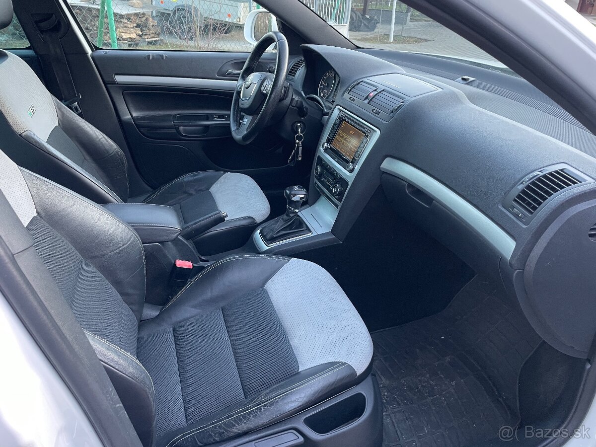 Škoda Octavia RS 2.0 TDi DSG Combi CR - 8