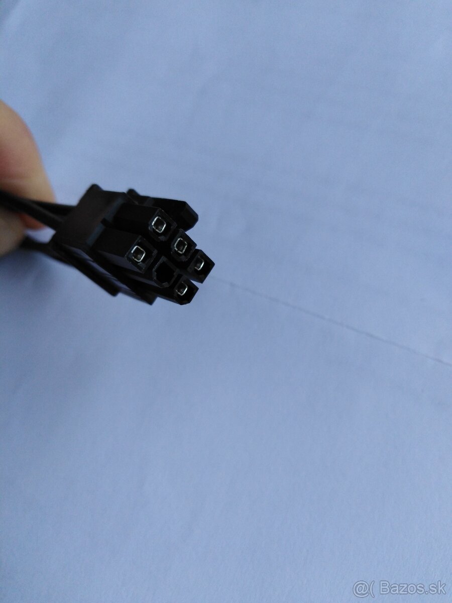 Káble VGA, 6 PIN power , SATA - 8